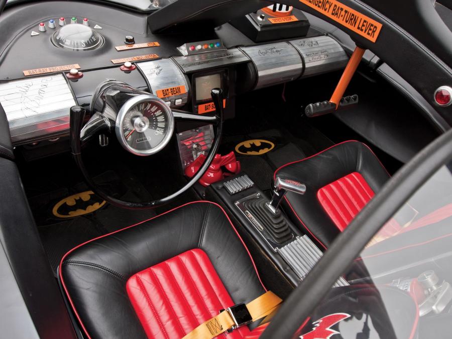  Lincoln Futura Batmobile by Barris Kustom 1966 года  (фото 11 из 19)